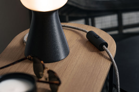 Auro - Lampada da tavolo (Grigio Antracite)