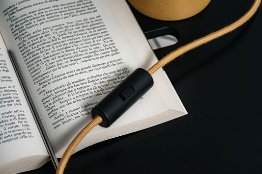 Auro - Lampada da tavolo (Giallo Senape)